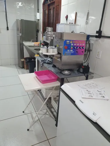 Máquina modeladora de salgados maqtiva