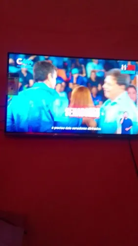 Vendo uma TV 32 polegadas Philips pouco tempo de uso