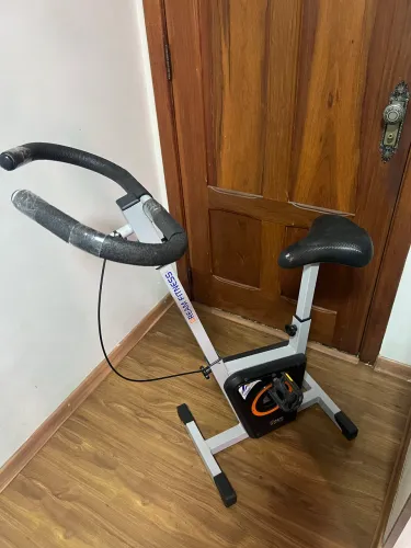 Bicicleta ergométrica Dream Fitness Speed 450 cor cinza e preto
