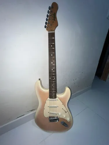 Guitarra Dolphin