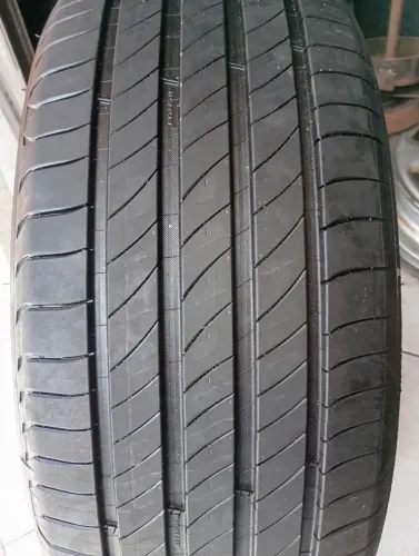 Pneu Michelin ref 235 55 19 RS 1200