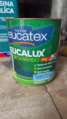 Tinta esmalte branco fosco eucatex