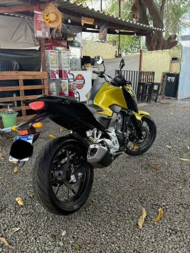 ? Honda CB 300F Twister ABS - Único Dono - Apenas 8.500 km