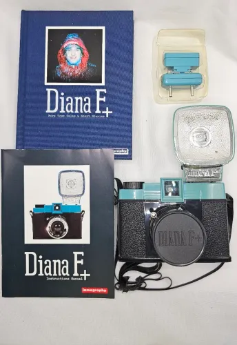 Câmera Diana F+