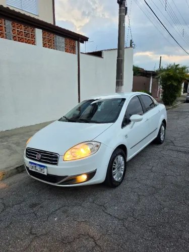 Fiat Linea Essence Dualogic 1.8 Flex 16V 4P 2015