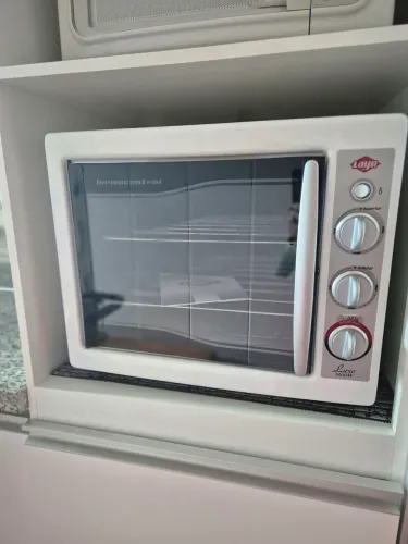 Forno Layr Luxo 46L. Semi novo.