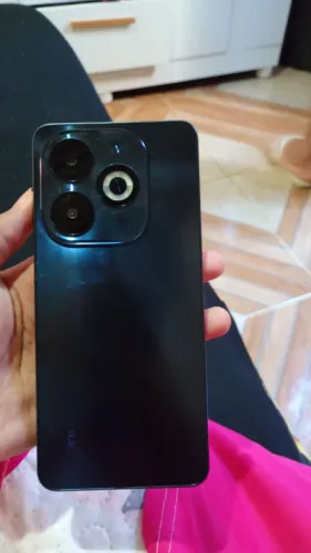 Vendo ou troco infinix smart 8 pro novo de 256 gigas por um iPhone, acompanha caixa!