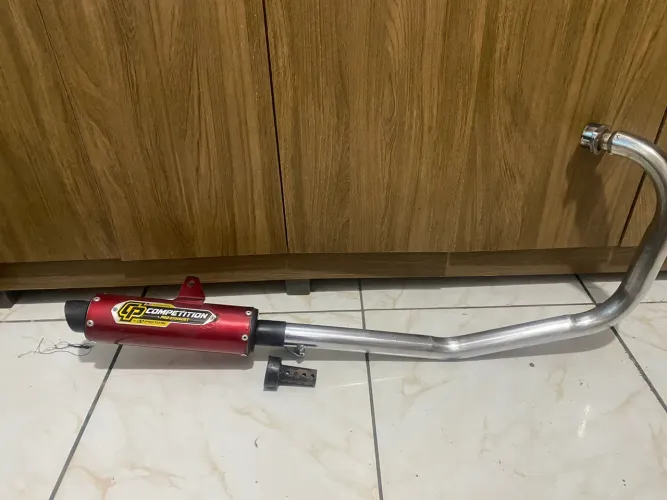 ESCAPE ESPORTIVO JUNTO COM SILENCIADO PRA 125 e 160 CABE EM OUTRAS TAMBÉM