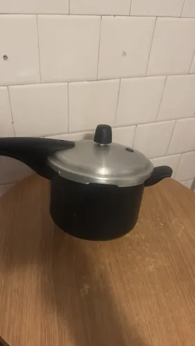 Panela de pressão Tramontina