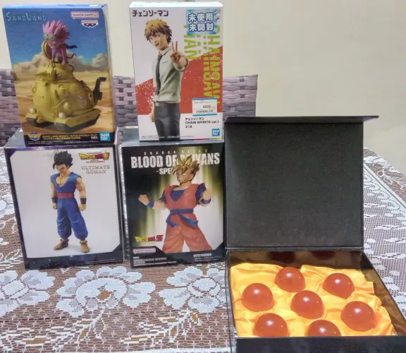 Cinco peças de animes de Dragon Ball, Chainsaw Man e Sand land