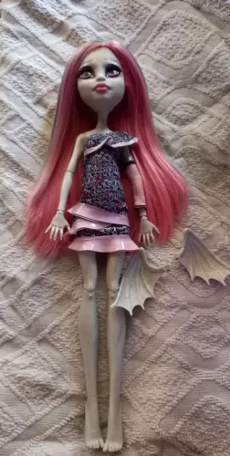 Monster high rochelle *leia a descrição*