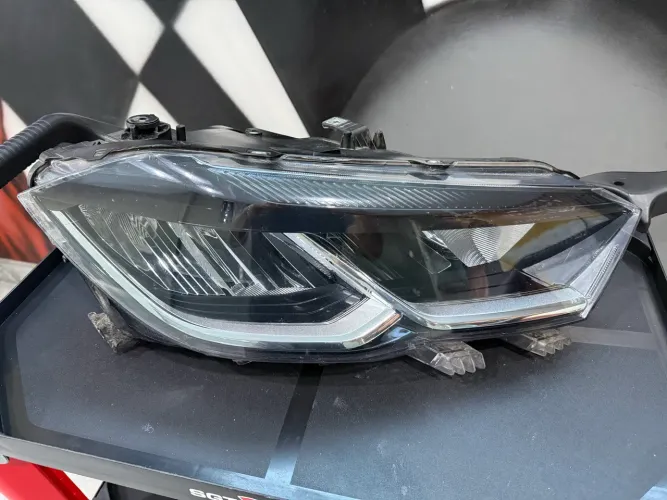 Farol original vw polo tsi lado direito (passageiro)