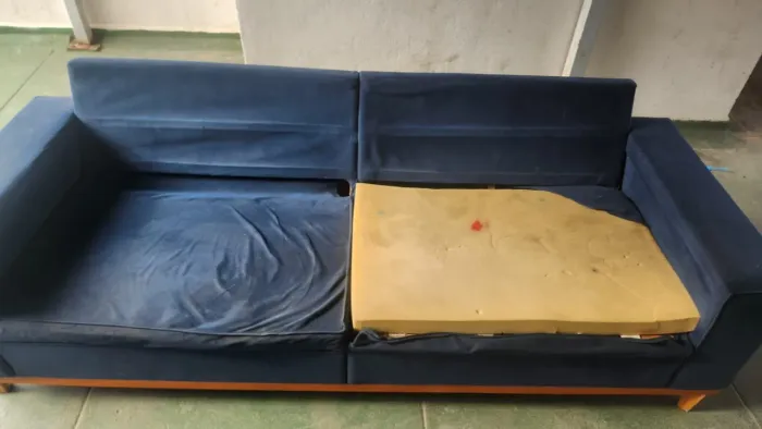 Doação sofa com estrutura boa