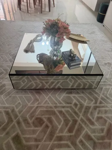 Mesa de centro espelhada