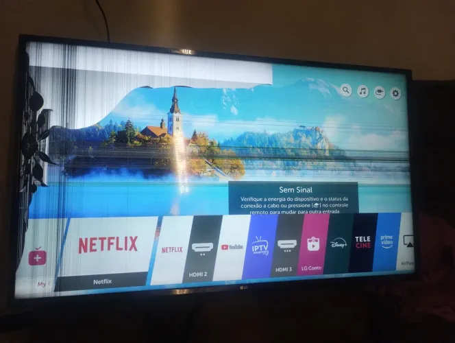 Tv LG 49 polegadas trinco no canto da tela