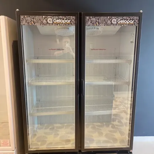 Freezer Vertical Congelados Gelopar Frost Free 950 Litros 2 Portas de Vidro GCVC-950 Preto