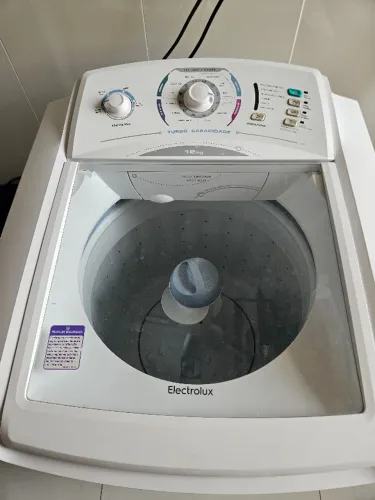 Máquina de Lavar Roupa Electrolux