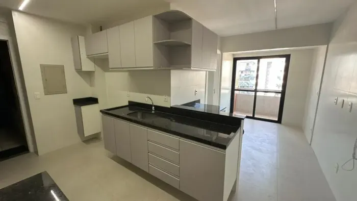 VIEIRALVES. COND. CASA BLANCA, 188m², 4 QTS S/ 3 SUITES, 3 VAGAS