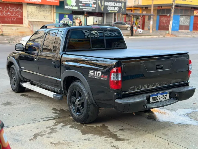Chevrolet S10 P-up Tornado 2.8 TDI 4x2/4x4 CD Dies 2010