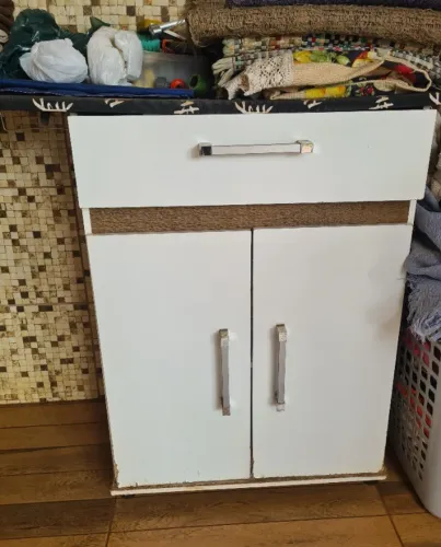 armário e passa roupa