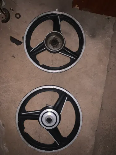 Vendo roda 3 pontas aro 18