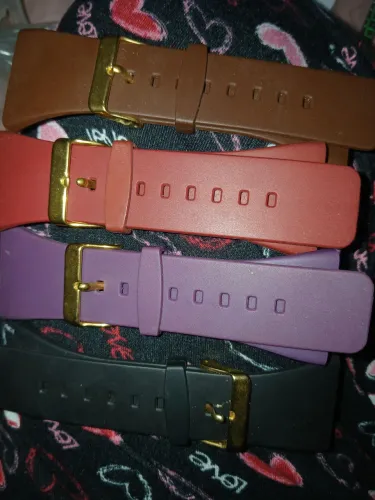 Doando 4 pulseiras de relógio