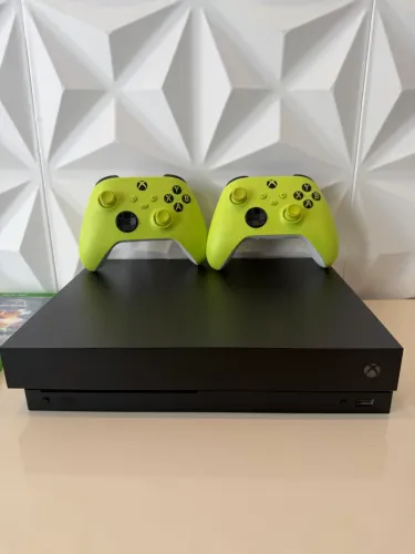 Xbox one X 1TB e mídia física
