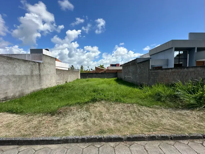 LOTE para venda possui 300m2 em Massagueira - Marechal Deodoro - AL