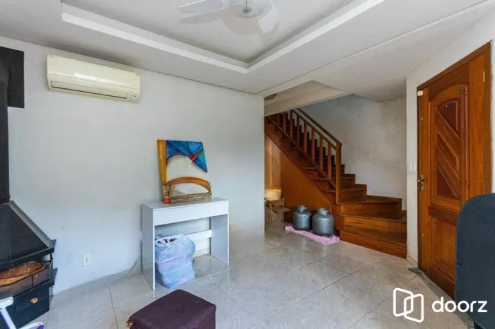 Casa de 3 dormitórios no Bairro Lomba do Pinheiro - Porto Alegre
