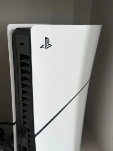 PS5 1TB + 2 controles + 2 jogos + leitor de disco