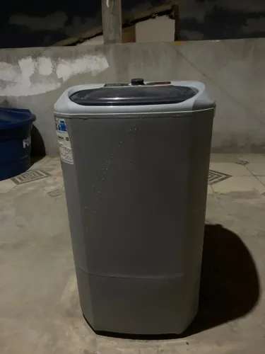 Tanquinho de lavar roupa