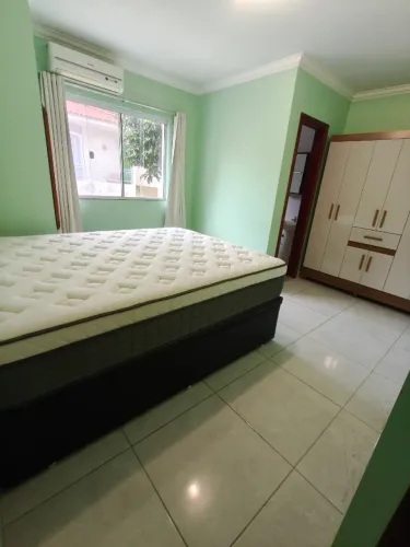 Alugo quarto suíte feminino, contas inclusas, ar-condicionado