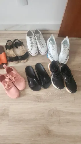 Tenis e sandálias novos e usados tudo muito novo