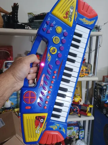Teclado infantil usado