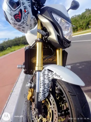Hornet 600 Honda tel *