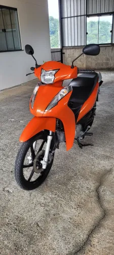 Vende-se Biz 125 ano 2018