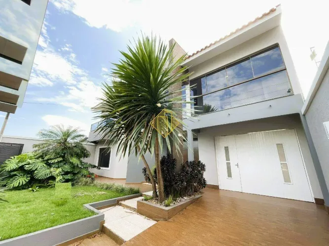 **Sobrado com piscina à venda, 1 suíte e 2 quartos, 2 vagas, Jardim Porto Alegre - Toledo/