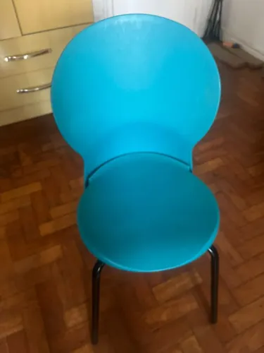 Cadeira Azul de Escrivaninha