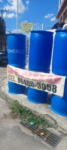 Bombonas plásticas de 210 litros