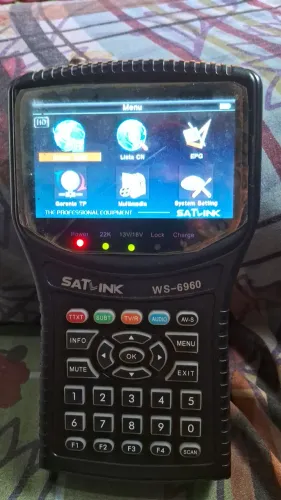 Vendo Sat link seminovo funcionando tudo vai com carregador 