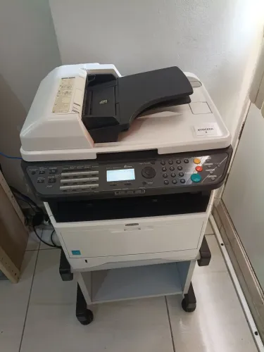 Máquina multifuncional Kyocera