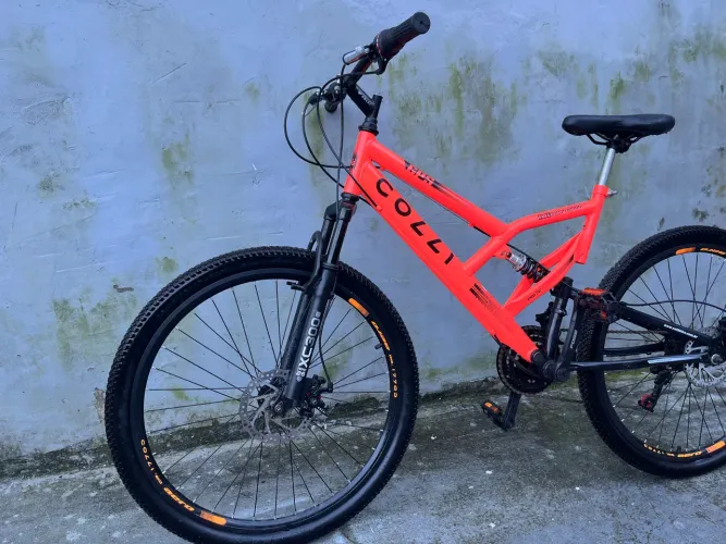 Bicicleta Caloi dupla suspensão Nova , usada uma única vez 