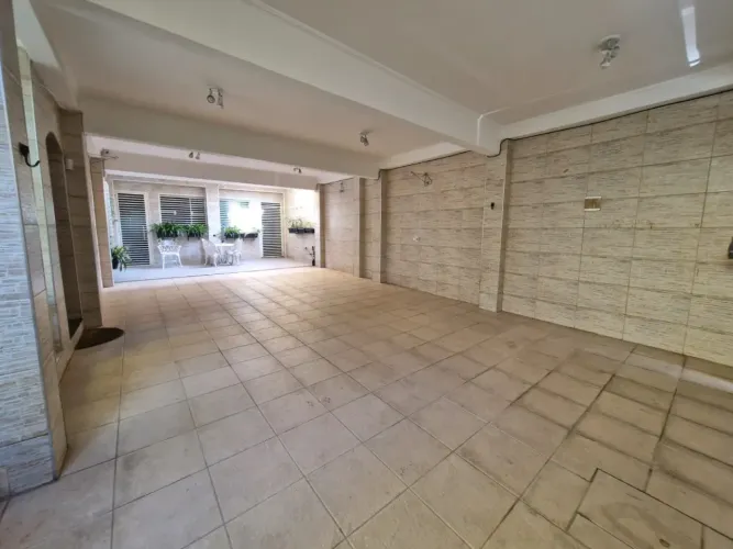 Dois sobrados com área gourmet no mesmo terreno à venda, 380,00 m²