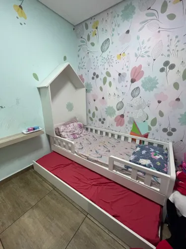 Cama montessoriana , madeira maciça 