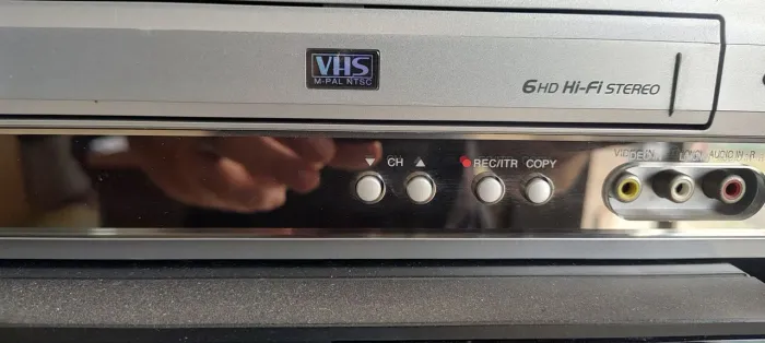 Vendo dvd LG gravador Valor 380,00 cada funcionado