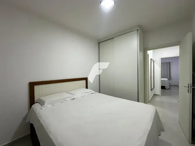 Apartamento com 2 dormitórios e 1 vaga de garagem em Navegantes/SC