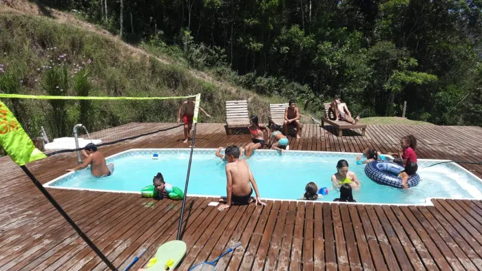 Sitio em Biguaçu/Três Riachos _ 2 há, vista panorâmica , piscina , canil e casa da árvore 