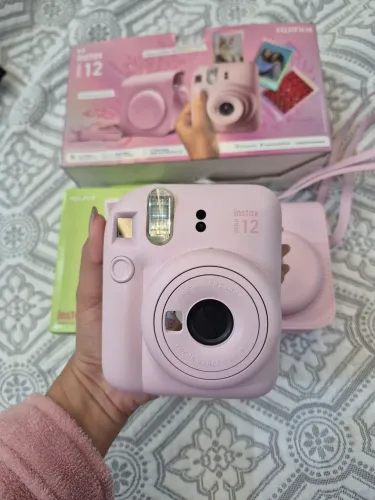 Kit câmera instantânea Instax mini 12 + bolsa