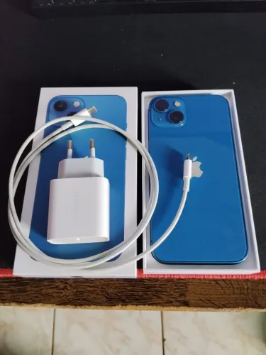 IPHONE 13 SEMI-NOVO COM CAIXA E CARREGADOR