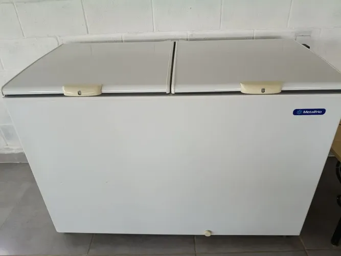 Freezer metal frio